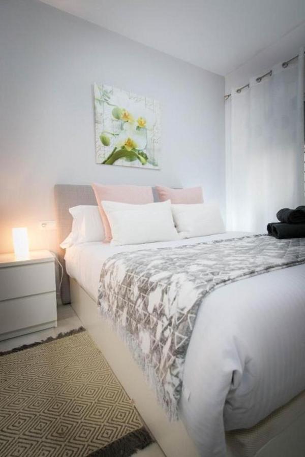 Holidays2Malaga Eduardo Ocon Ground Floor Renovated Apartment In The City Center Eksteriør bilde