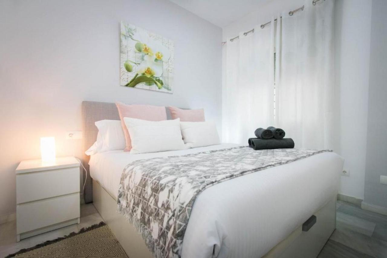 Holidays2Malaga Eduardo Ocon Ground Floor Renovated Apartment In The City Center Eksteriør bilde
